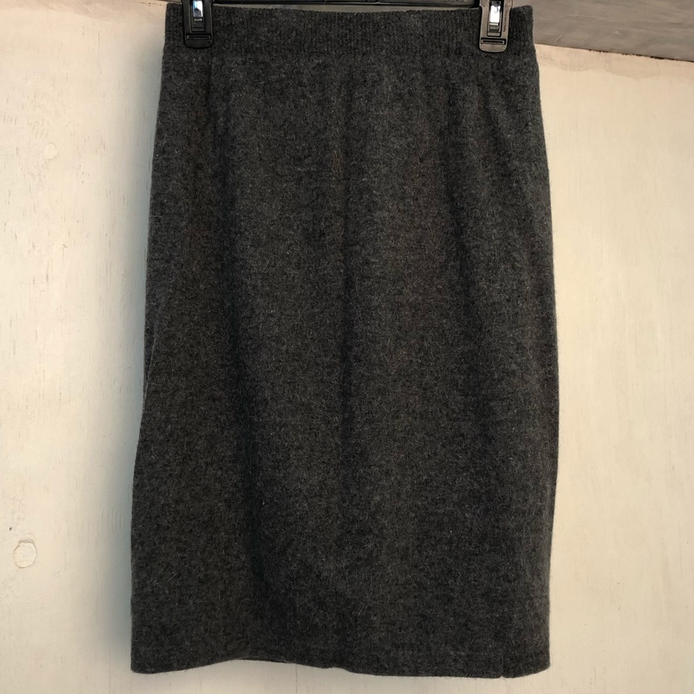 Liz Claiborne lambs wool/angora charcoal skirt